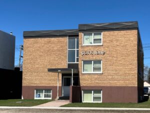 Parklane Apartments - 1915 Portage Avenue